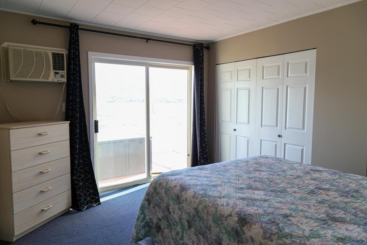 Richter Pass Beach Resort Osoyoos Extérieur photo